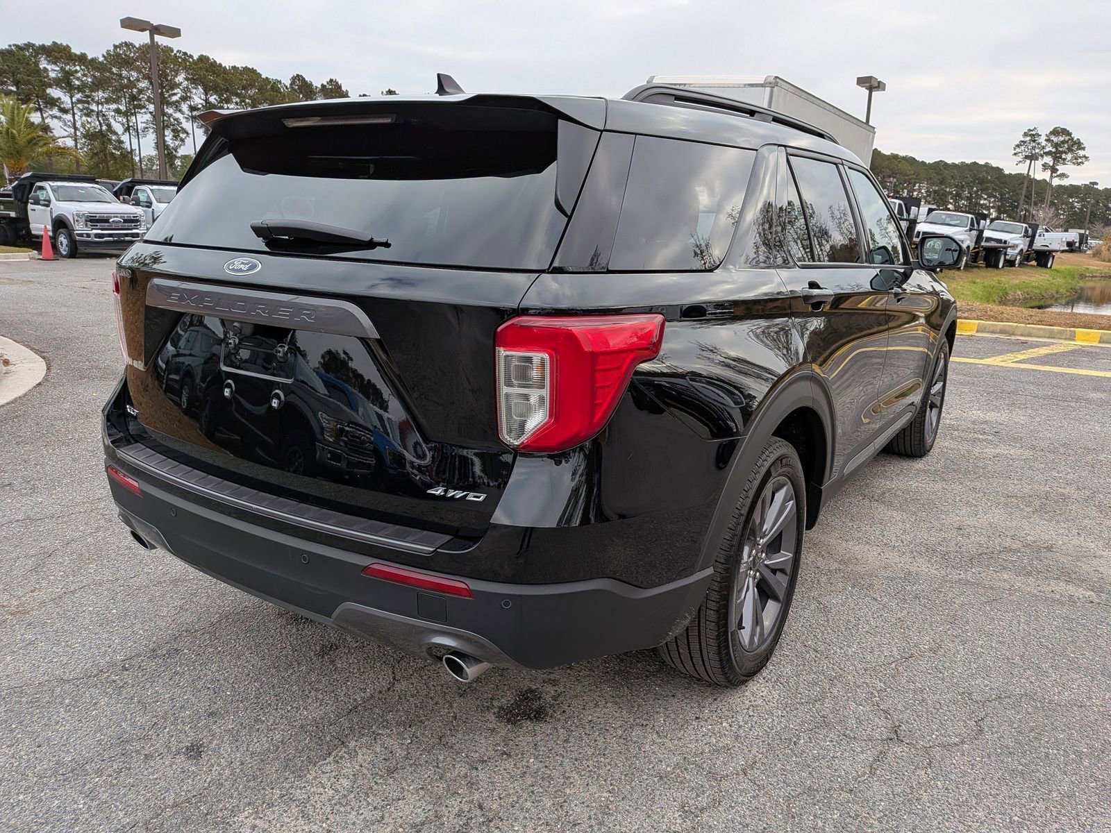 Certified 2023 Ford Explorer XLT w/ Equipment Group 202A image 4