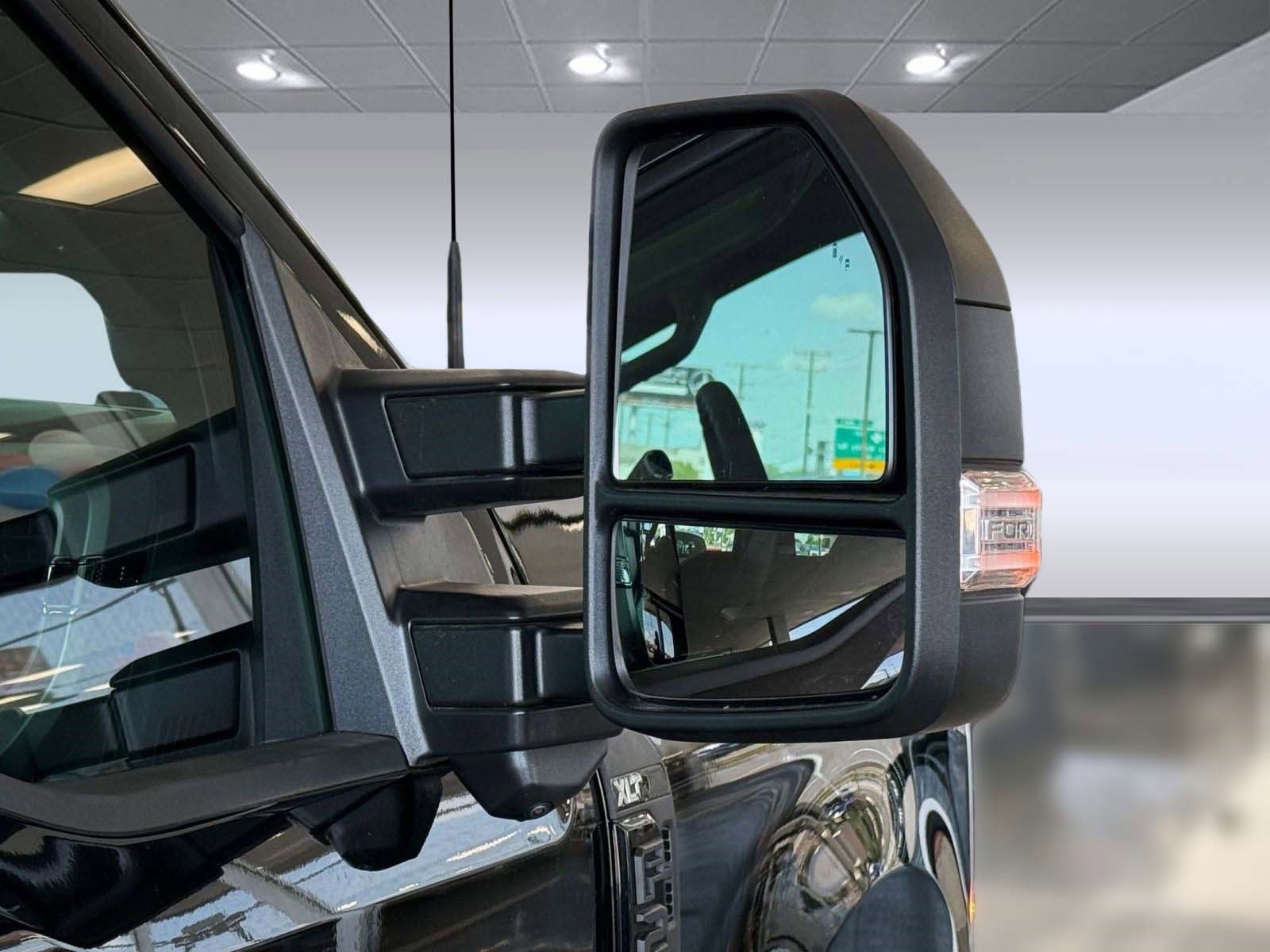 Certified 2025 Ford F250 XLT w/ Black Appearance Package AWD/4WD image 35