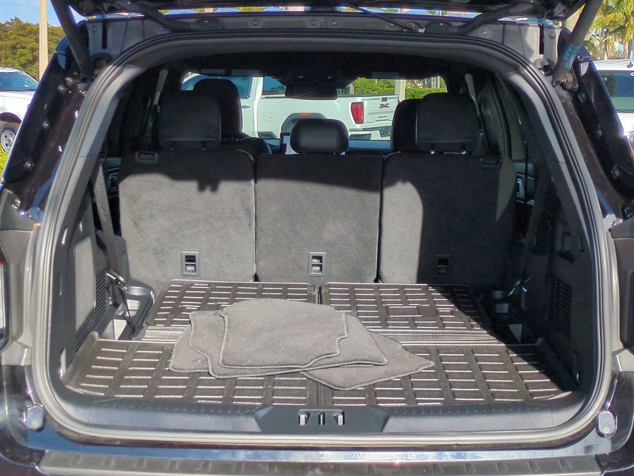 Certified 2025 Ford Explorer ST-Line w/ Premium Package image 13