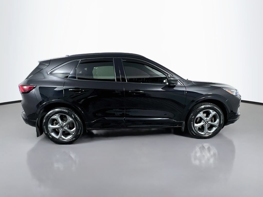 Certified 2024 Ford Escape ST-Line w/ Tech Pack #1 AWD/4WD image 9