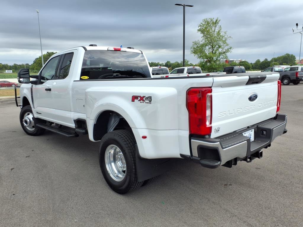 Certified 2024 Ford F350 XLT image 3