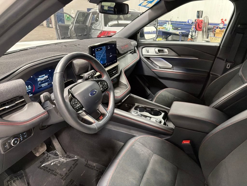 Certified 2025 Ford Explorer ST AWD/4WD image 13