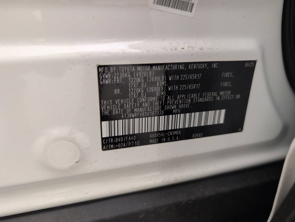 Used 2025 Toyota RAV4 XLE AWD/4WD image 40