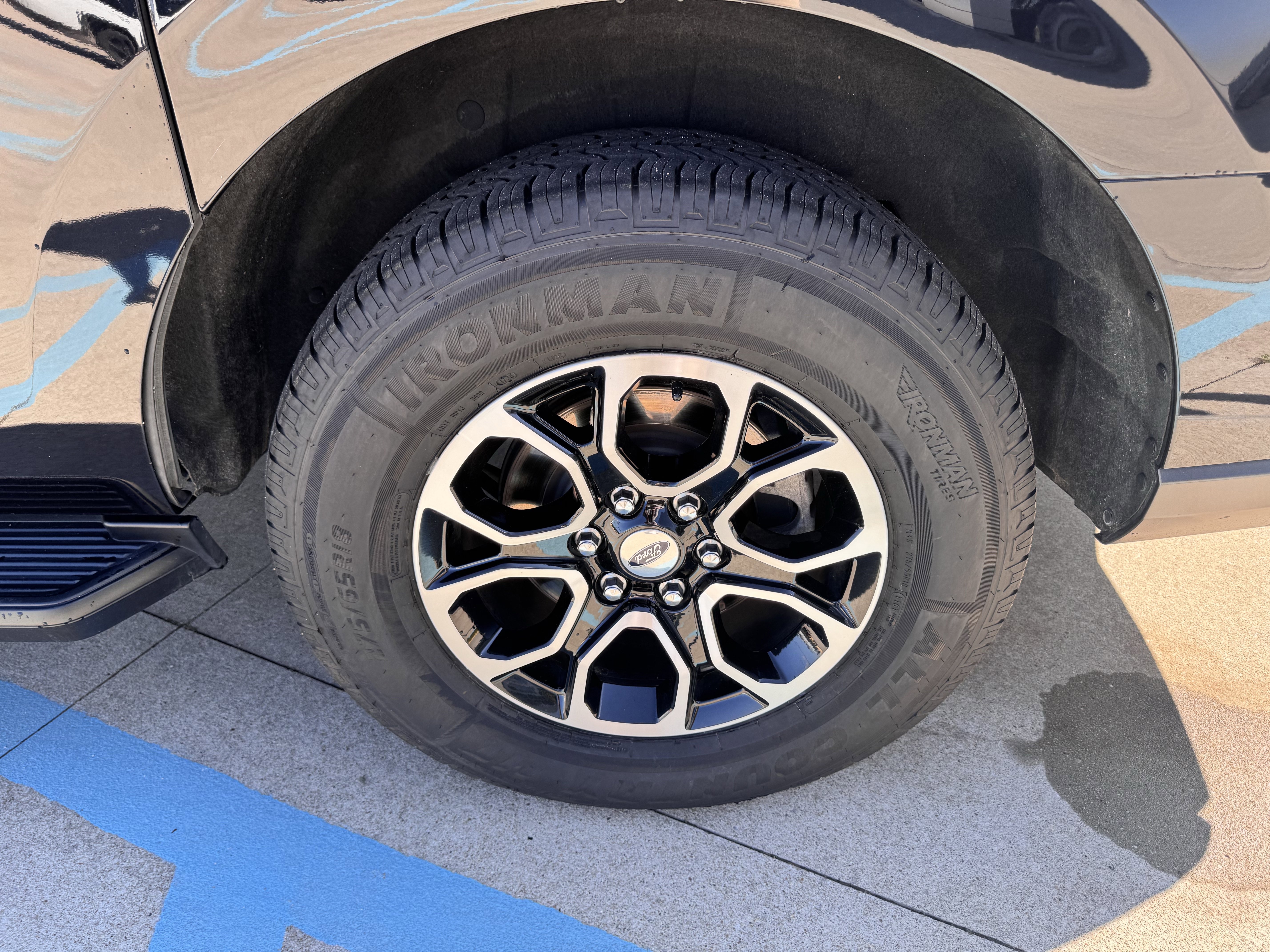 Certified 2024 Ford Expedition Max XLT image 6