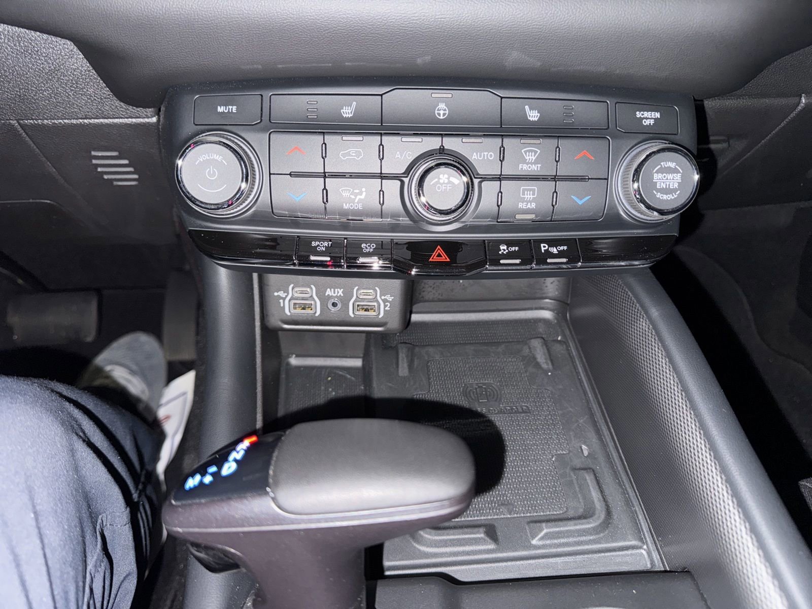 Used 2024 Dodge Durango R/T w/ Blacktop Package image 31