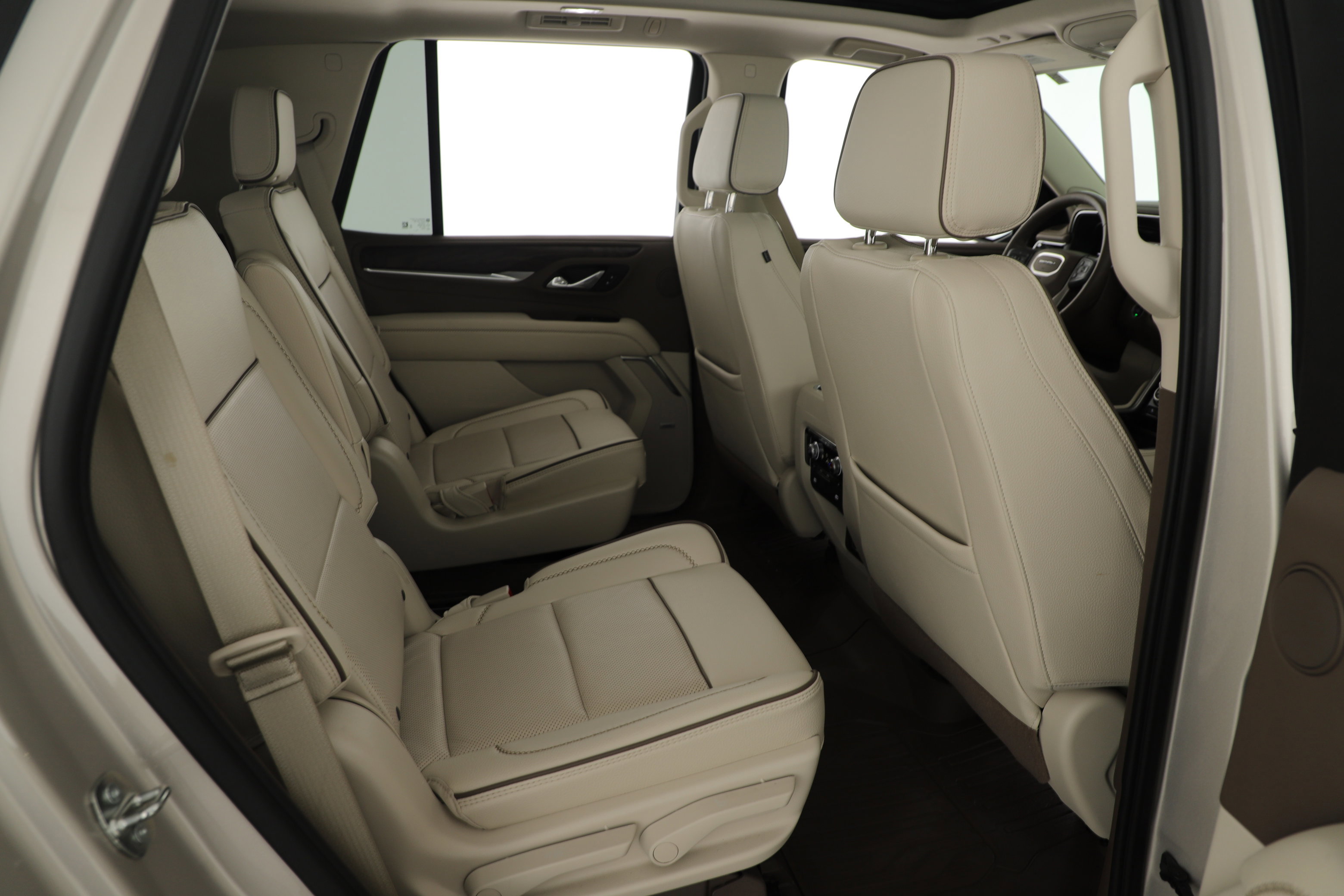 Used 2023 GMC Yukon Denali w/ Max Trailering Package image 24