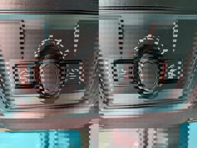 Used 2023 Toyota Tacoma TRD Off-Road w/ Technology Package AWD/4WD image 13