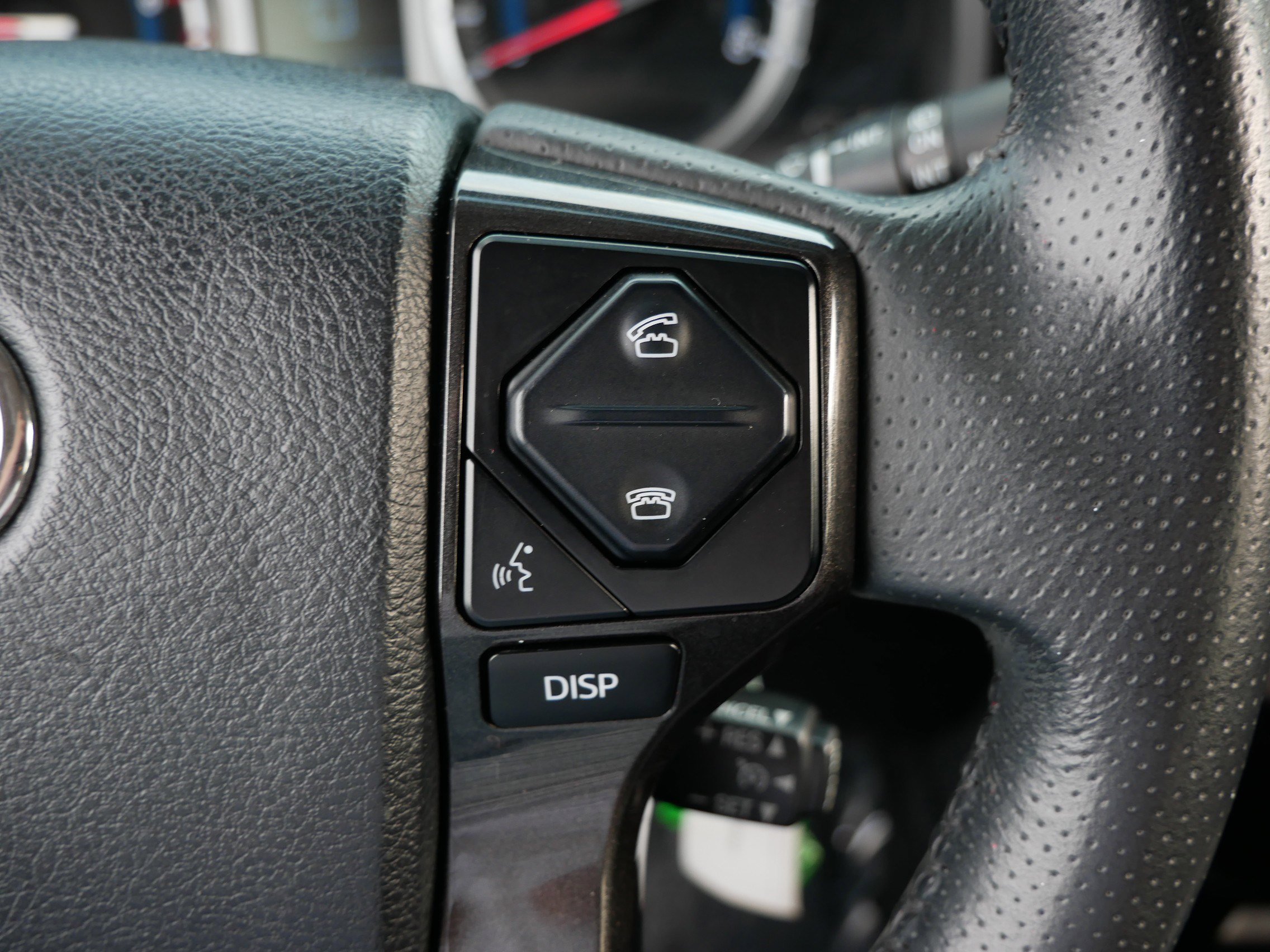 Used 2018 Toyota 4Runner TRD Off-Road Premium AWD/4WD image 29