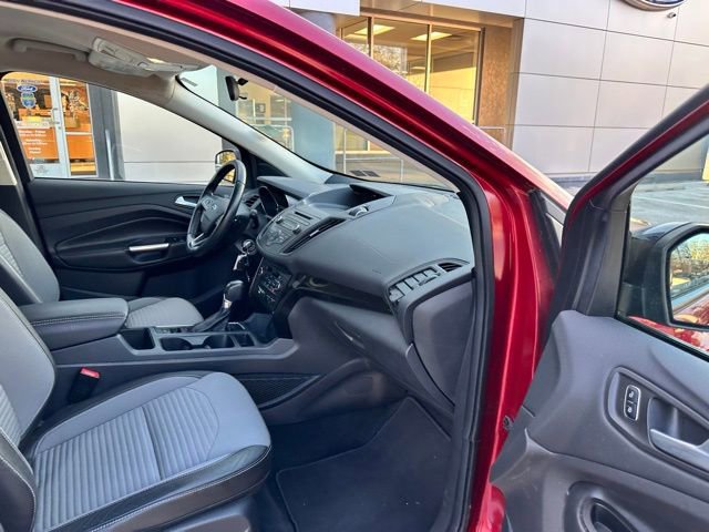 Certified 2017 Ford Escape SE w/ SE Sport Appearance Package AWD/4WD image 51