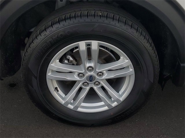 Certified 2023 Ford Explorer XLT w/ Equipment Group 202A image 5