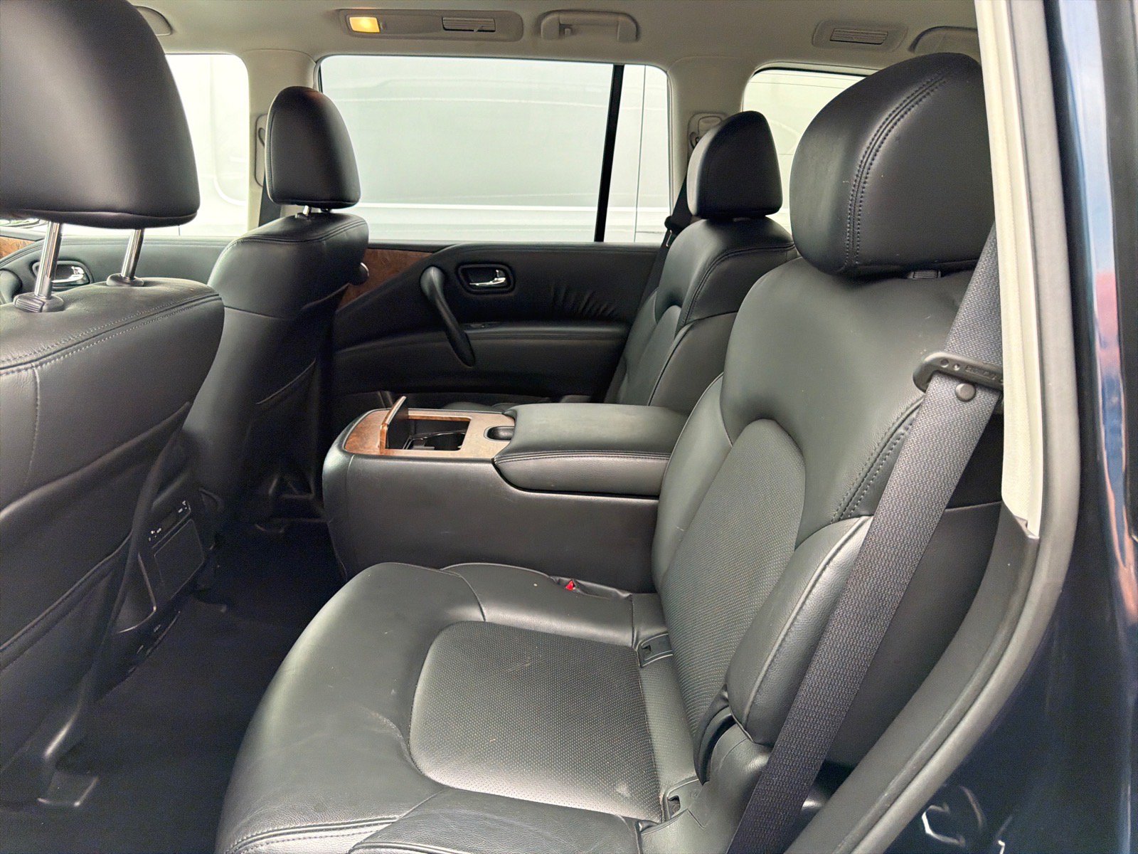 Used 2024 Nissan Armada SL w/ Captain's Chairs Package AWD/4WD image 11