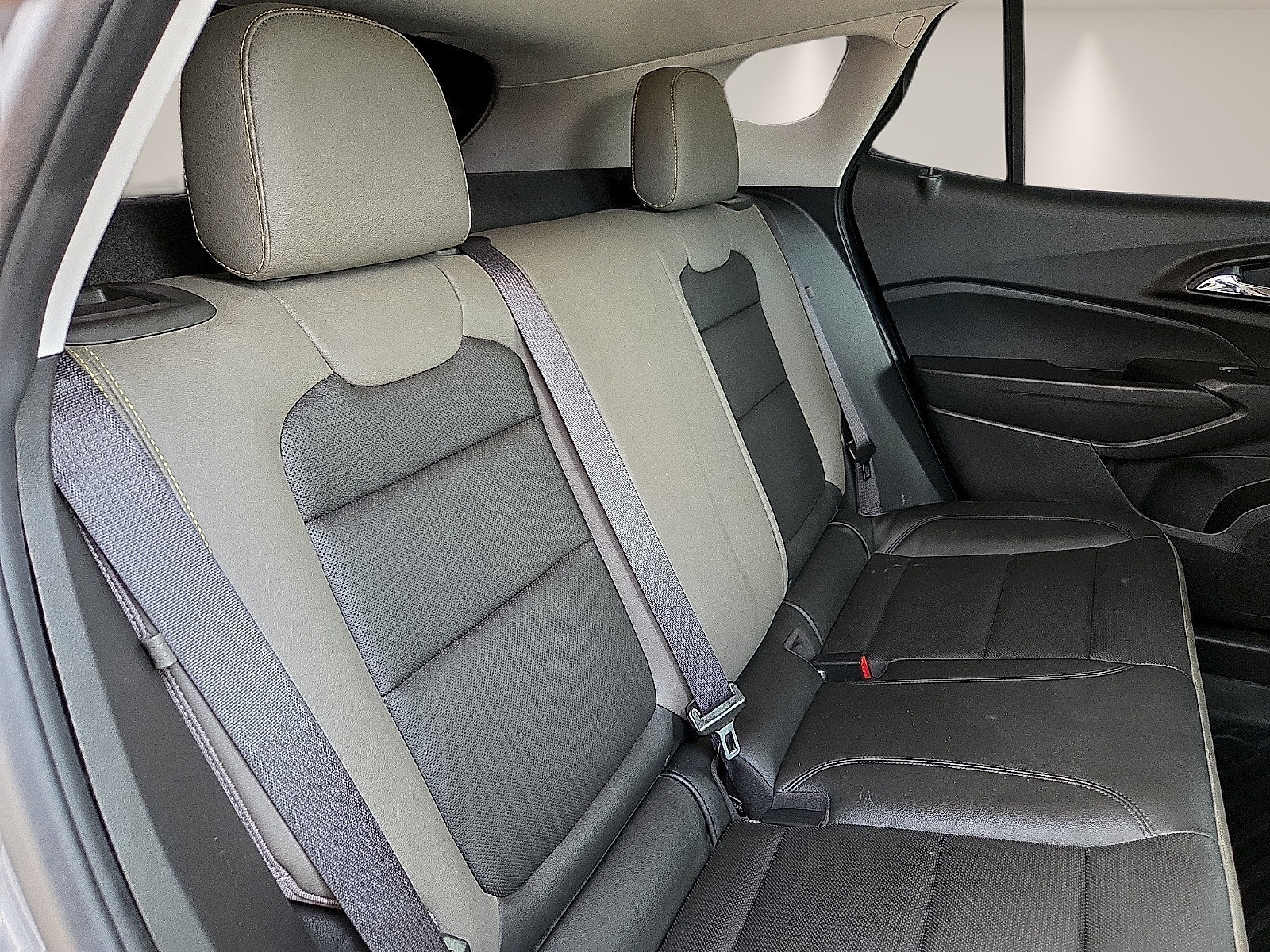 Used 2025 Chevrolet Trax ACTIV FWD image 9