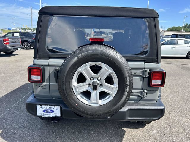 Used 2022 Jeep Wrangler Sport AWD/4WD image 4