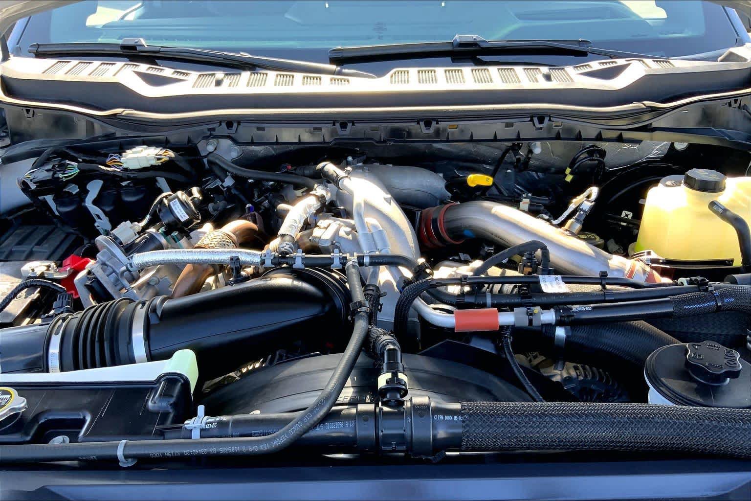 Certified 2025 Ford F250 Platinum w/ Tremor Off-Road Package AWD/4WD image 29