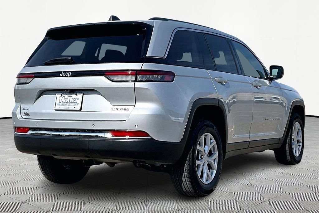 Used 2023 Jeep Grand Cherokee Limited AWD/4WD image 2