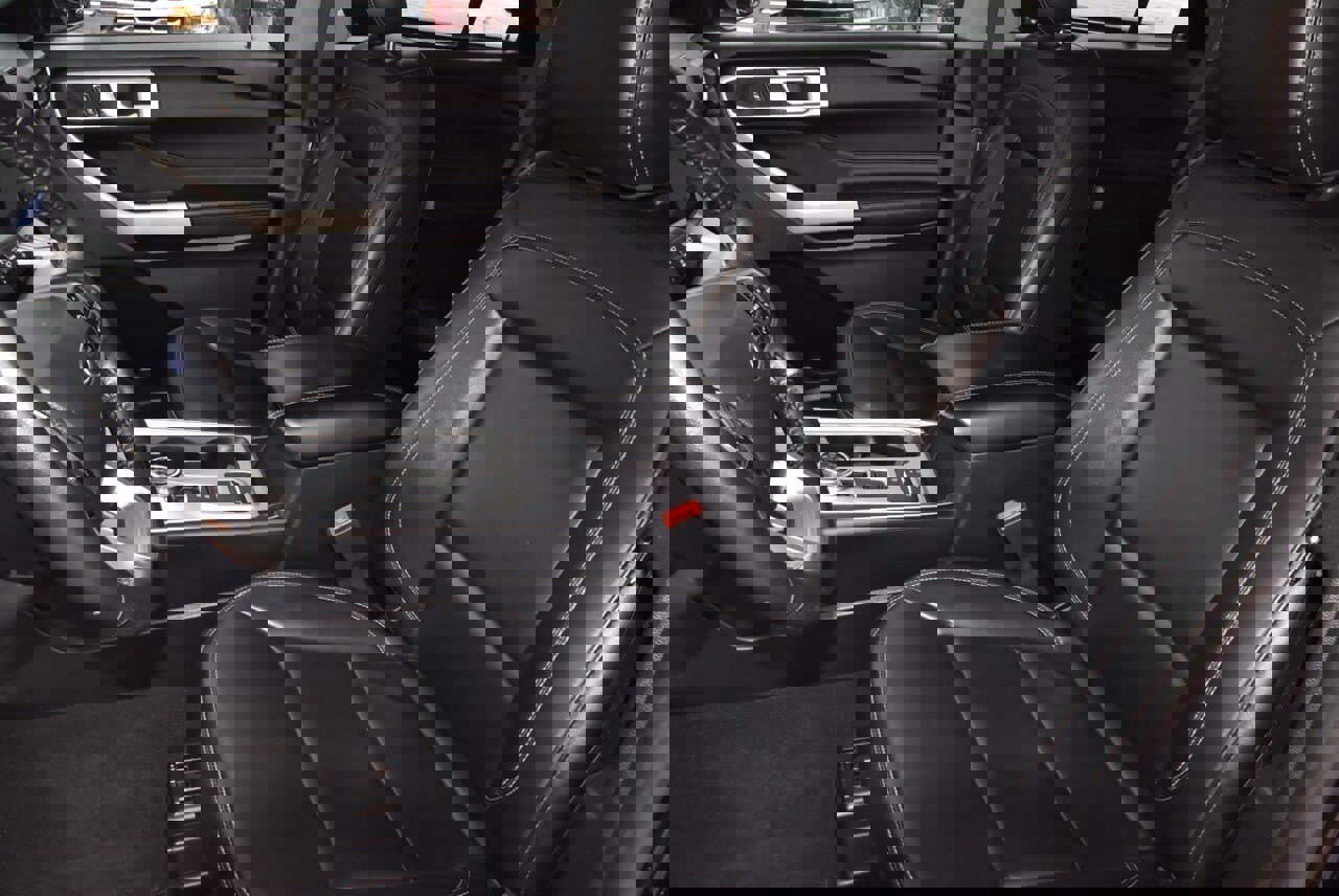 Certified 2023 Ford Explorer XLT w/ Equipment Group 202A image 32