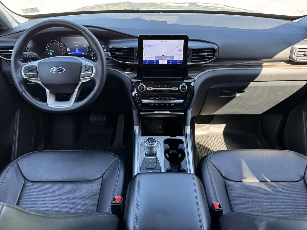 Certified 2021 Ford Explorer Limited w/ Hybrid Equipment Group 310A AWD/4WD image 2