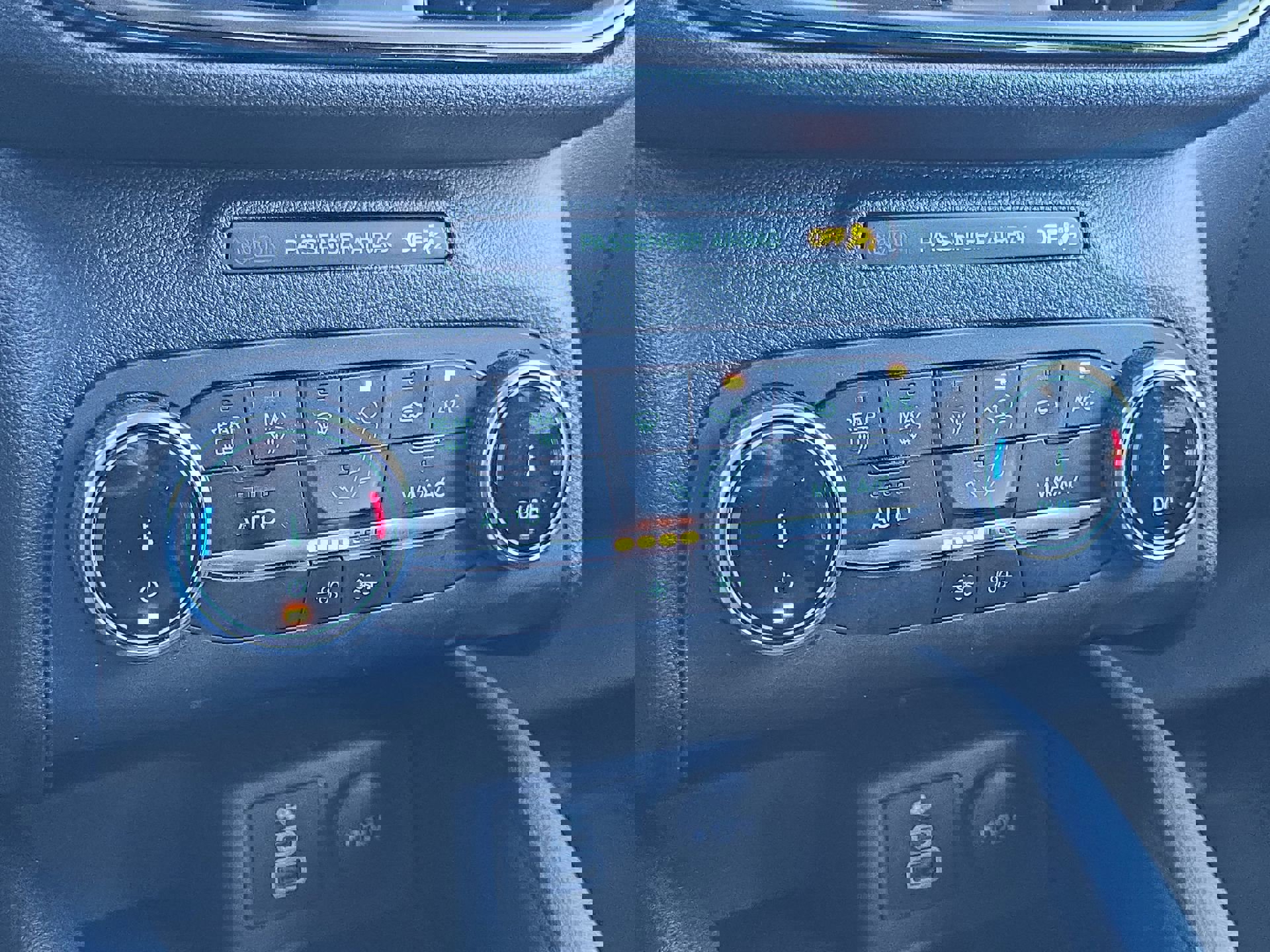 Certified 2025 Ford Escape ST-Line image 19