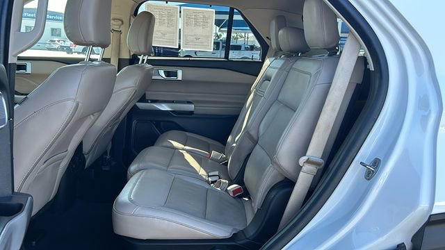 Certified 2022 Ford Explorer Limited w/ Class IV Trailer Tow Package image 17