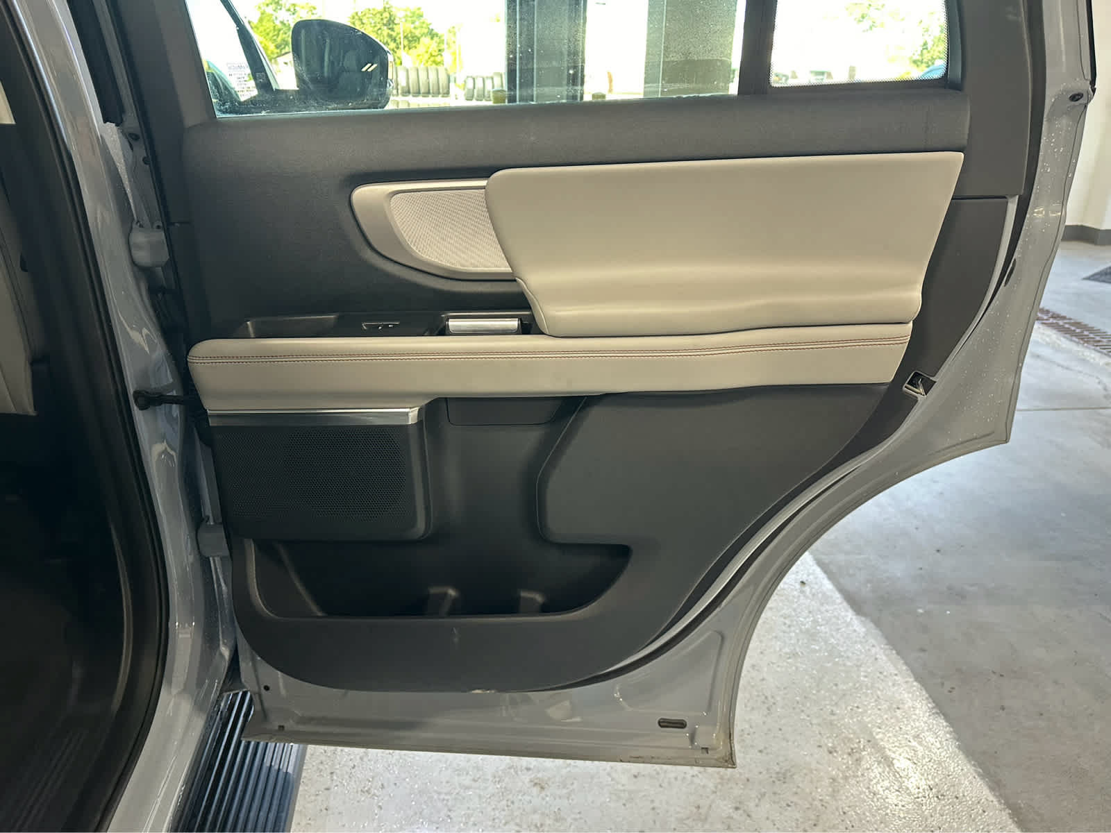 Certified 2025 Ford Expedition Active AWD/4WD image 39