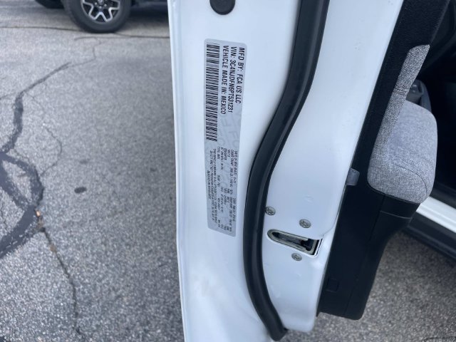 Used 2023 Jeep Compass Latitude w/ Sun and Sound Group AWD/4WD image 28