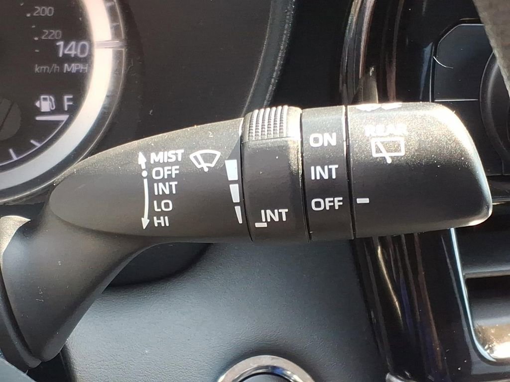 Used 2022 Toyota Highlander L AWD/4WD image 29