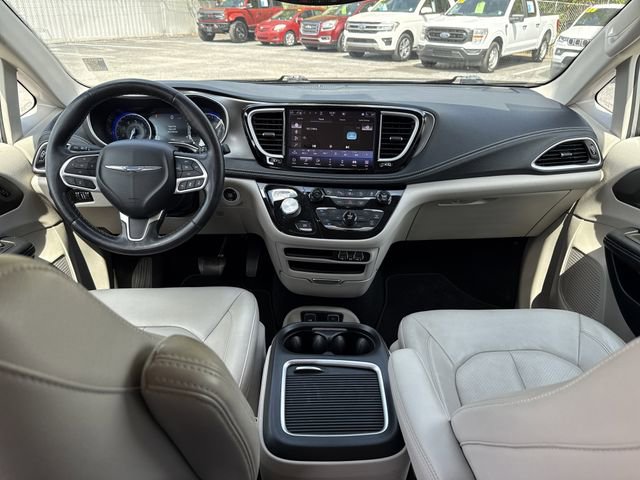 Used 2021 Chrysler Pacifica Touring-L w/ Premium & Safety Sphere Group image 26