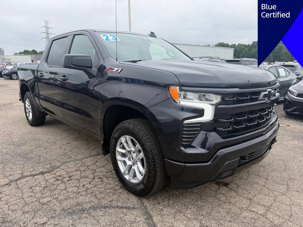 Used 2023 Chevrolet Silverado 1500 RST AWD/4WD image 2