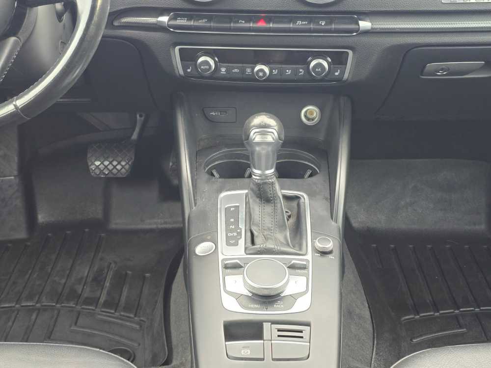 Used 2017 Audi A3 e-tron Premium Plus w/ Technology Package image 14