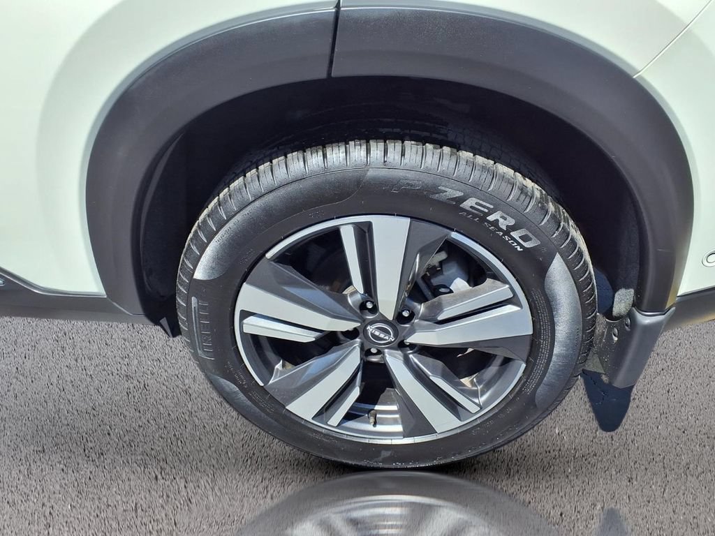 Used 2022 Nissan Rogue Platinum w/ Head-Up Display Package FWD image 32