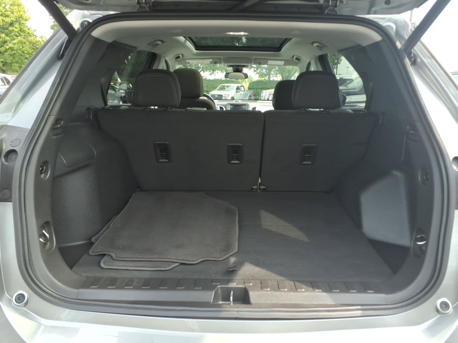 Used 2024 Chevrolet Equinox LT FWD image 23