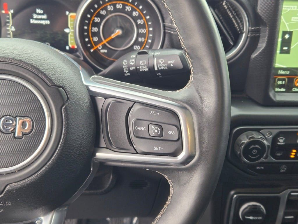 Used 2019 Jeep Wrangler Unlimited Sahara w/ Dual Top Group AWD/4WD image 29