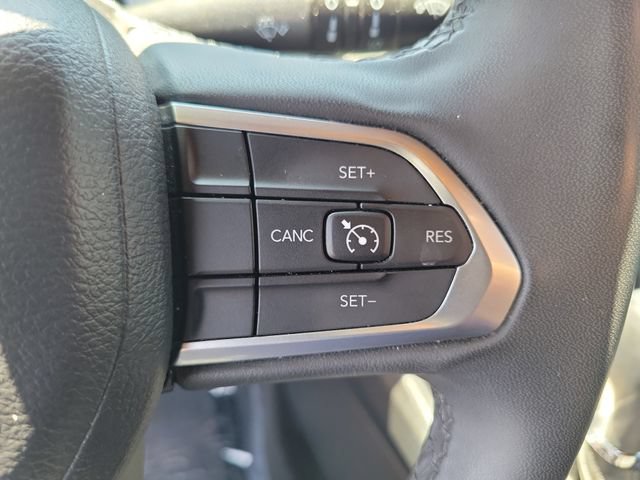 Used 2024 Jeep Compass Latitude AWD/4WD image 6