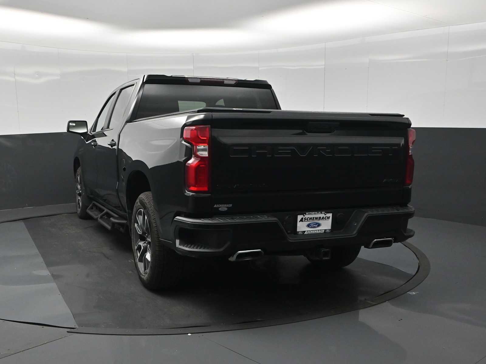 Used 2023 Chevrolet Silverado 1500 RST AWD/4WD image 7