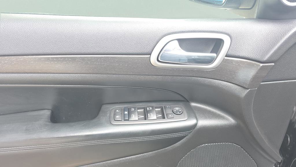 Used 2018 Jeep Grand Cherokee Altitude image 14