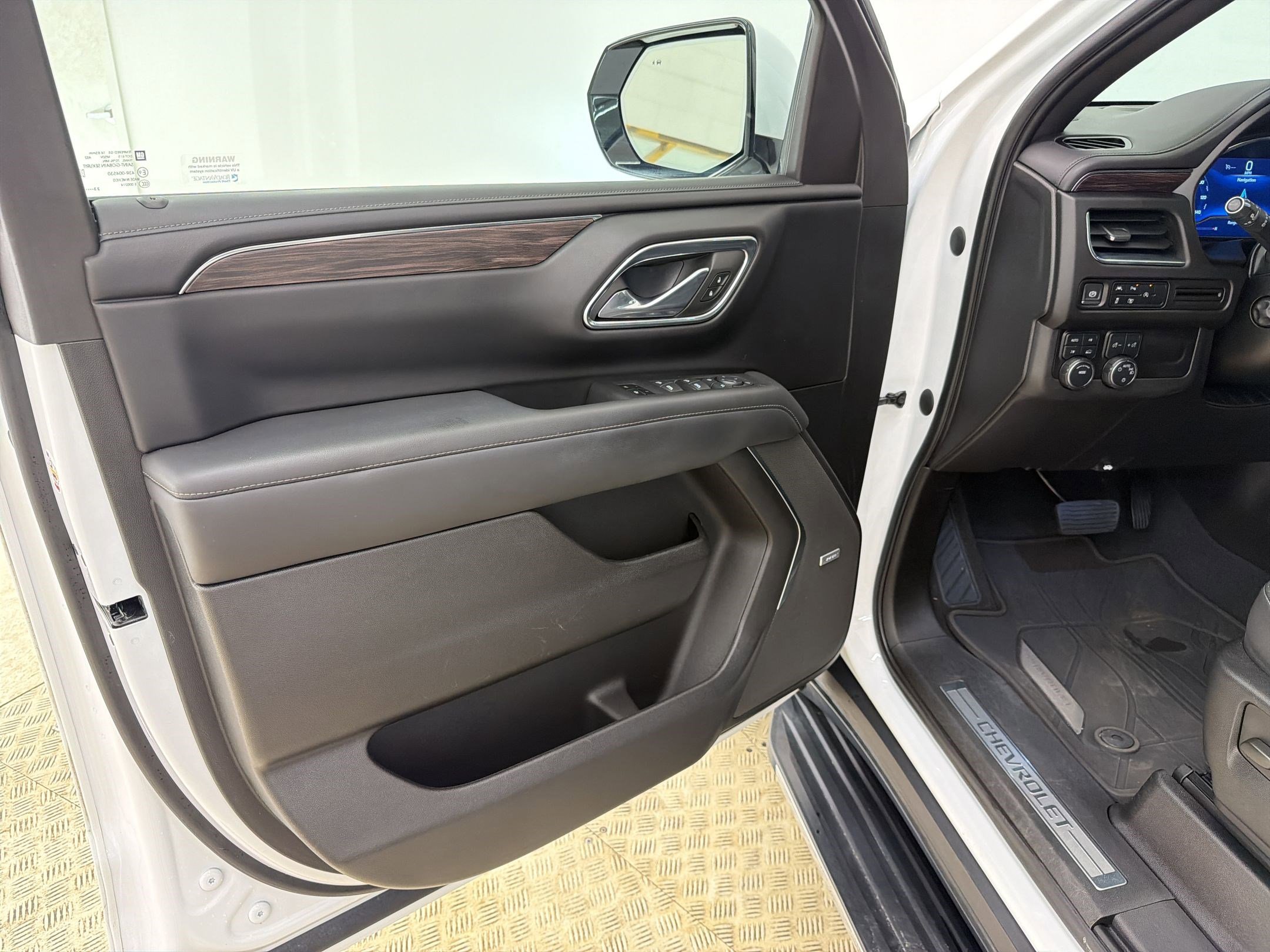 Used 2023 Chevrolet Tahoe LT w/ Luxury Package image 20