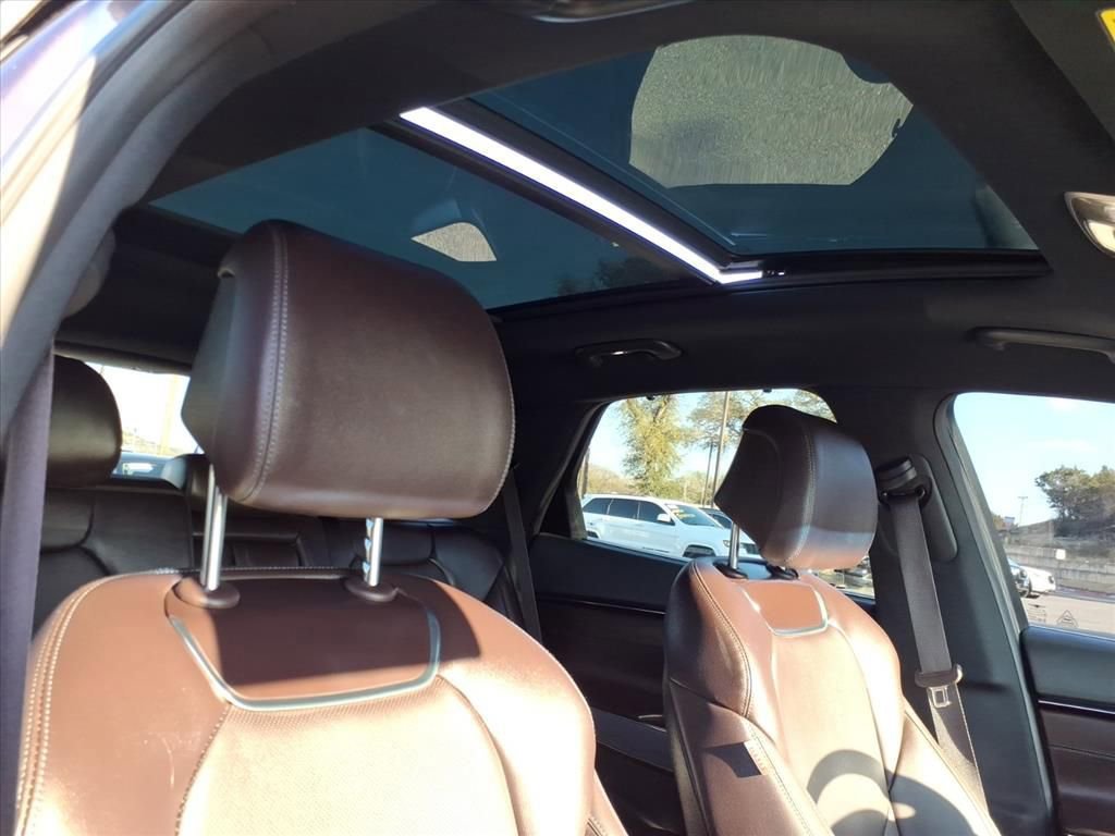 Used 2022 Genesis GV70 2.5T w/ Advanced Package image 8