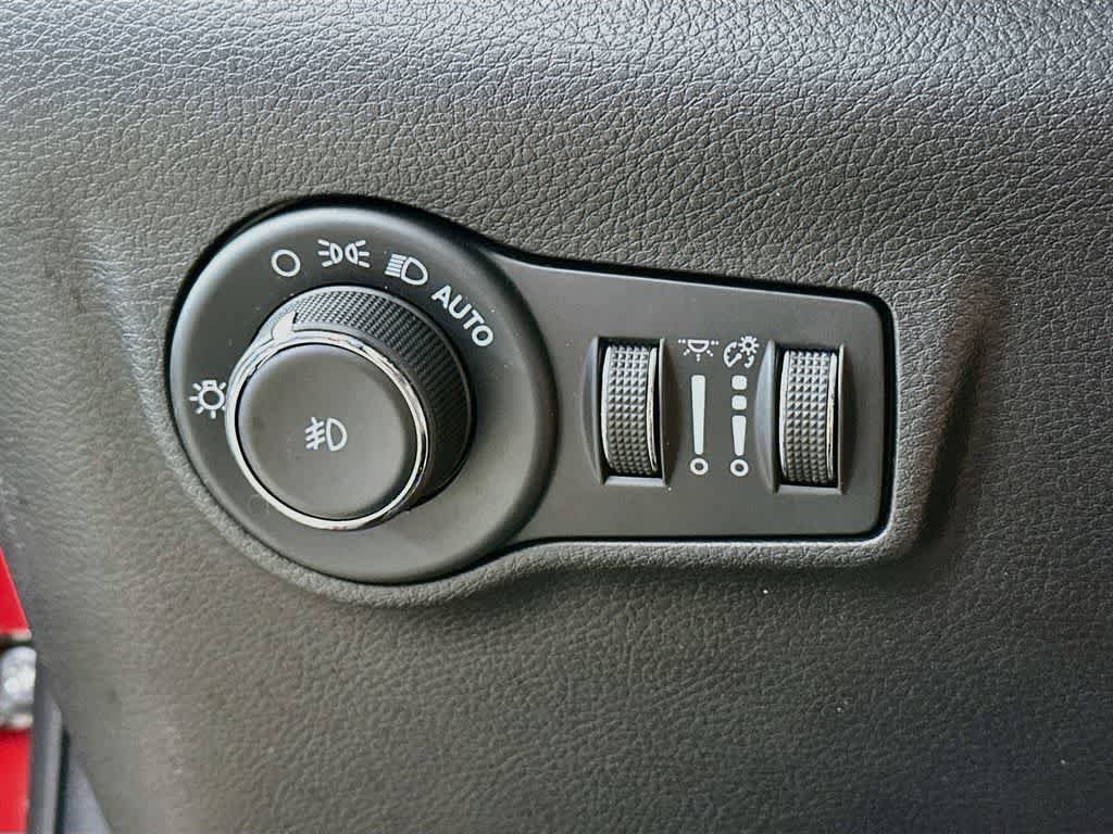 Used 2023 Jeep Compass Latitude AWD/4WD image 26
