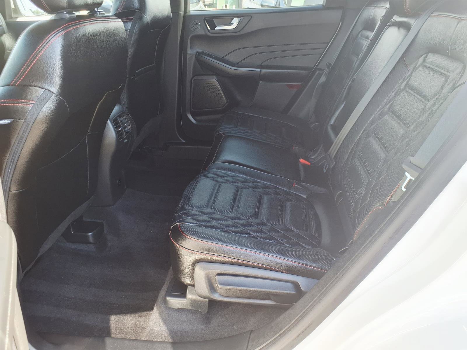 Certified 2024 Ford Escape ST-Line Elite w/ Premium Technology Package image 17