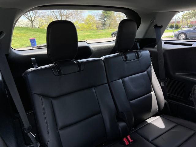 Certified 2022 Ford Explorer XLT w/ Equipment Group 202A AWD/4WD image 34