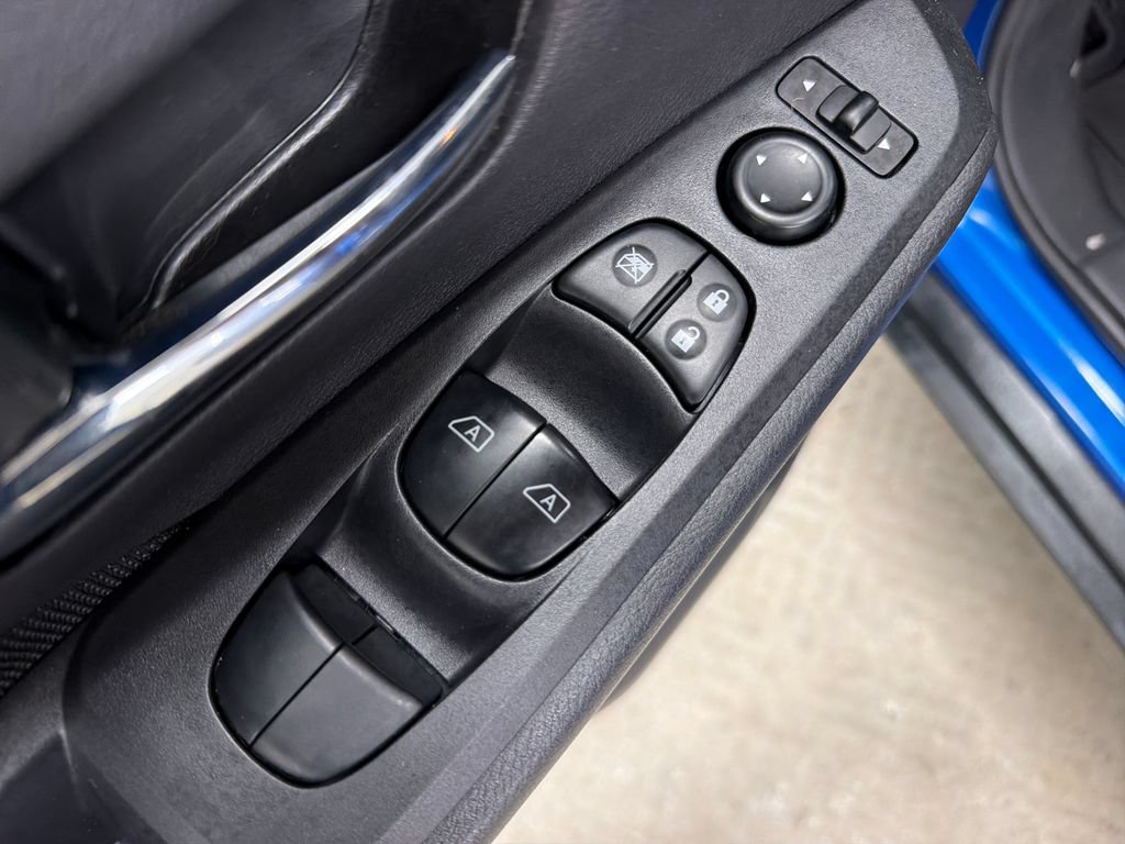 Used 2024 Nissan Kicks SV FWD image 17