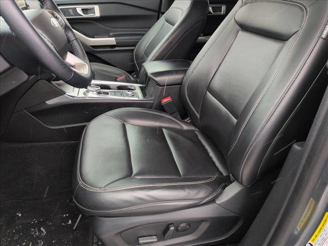Certified 2022 Ford Explorer XLT w/ Equipment Group 202A image 16