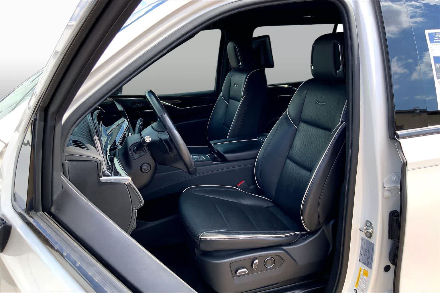 Used 2021 Cadillac Escalade ESV Sport w/ Driver Assist Tech Package AWD/4WD image 8