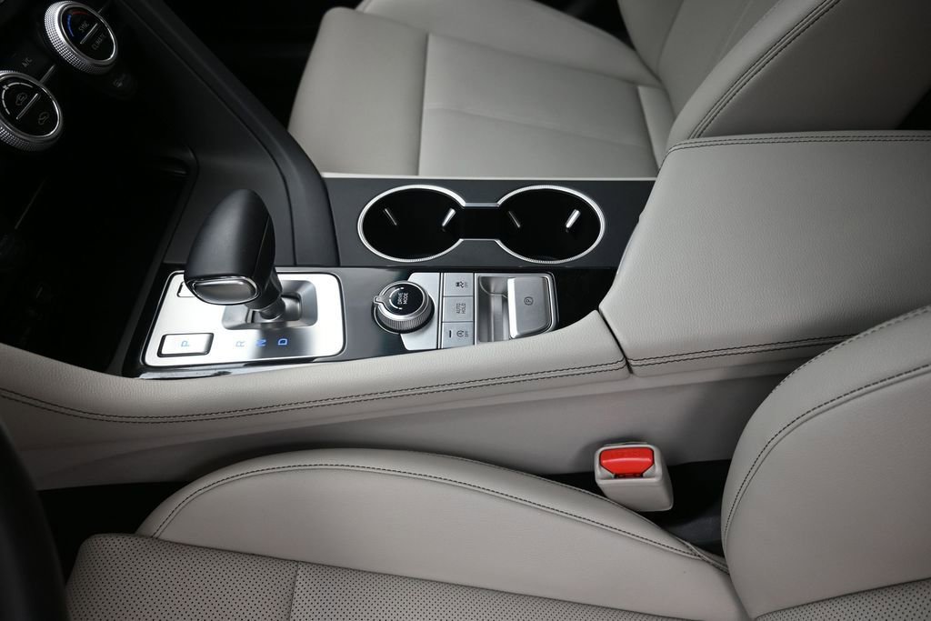 Used 2020 Genesis G70 2.0T RWD image 20