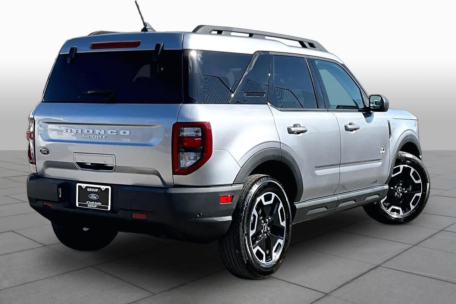 Certified 2023 Ford Bronco Sport Outer Banks w/ Tech Package AWD/4WD image 13