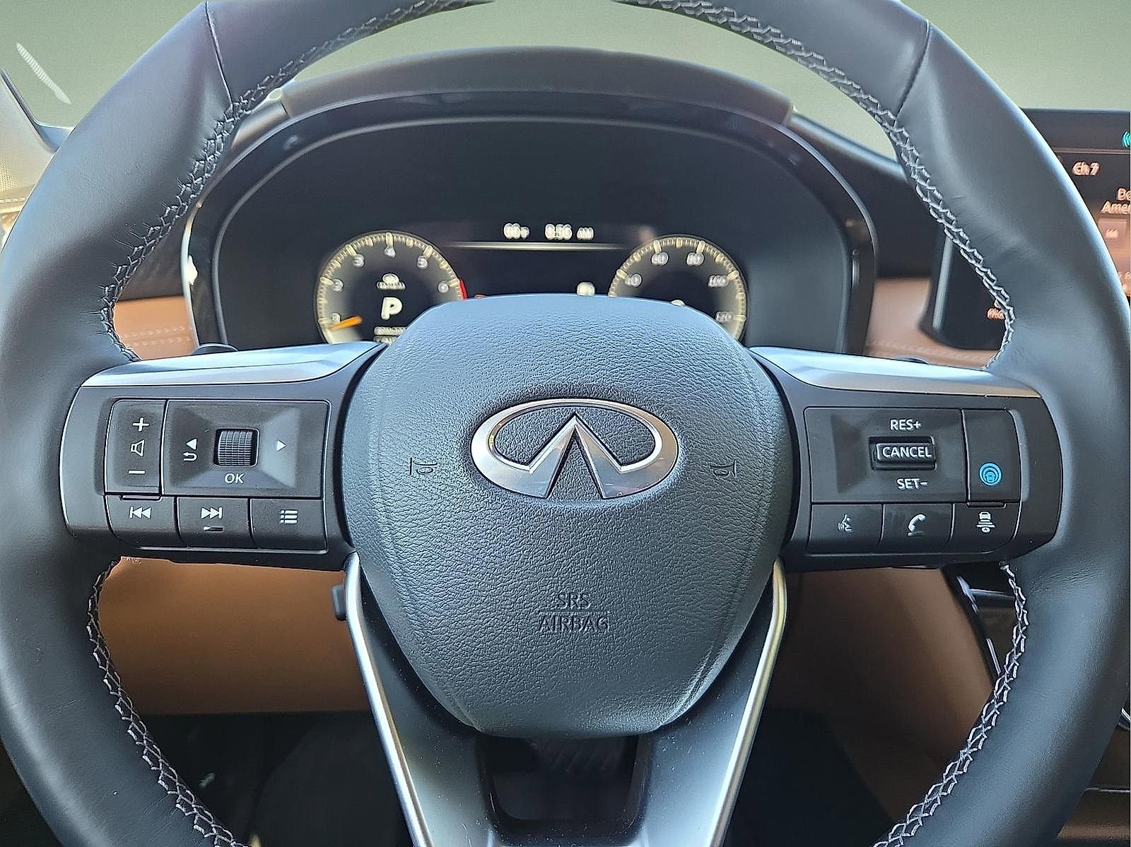 Used 2025 INFINITI QX60 Sensory w/ Vision Package AWD/4WD image 24