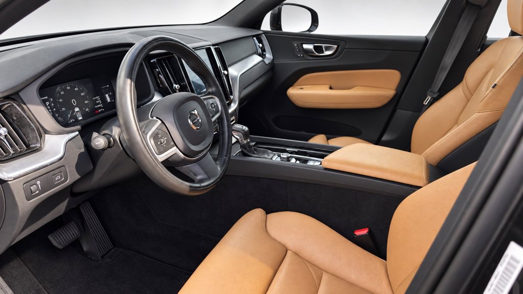 Used 2019 Volvo XC60 T5 Momentum w/ Advanced Package FWD image 4