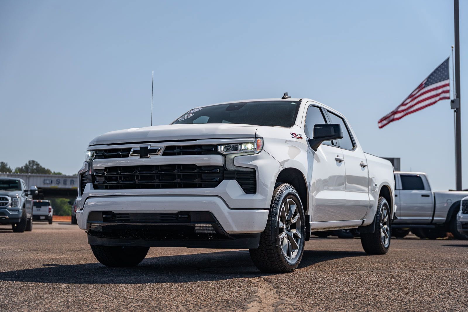 Used 2022 Chevrolet Silverado 1500 RST AWD/4WD image 3