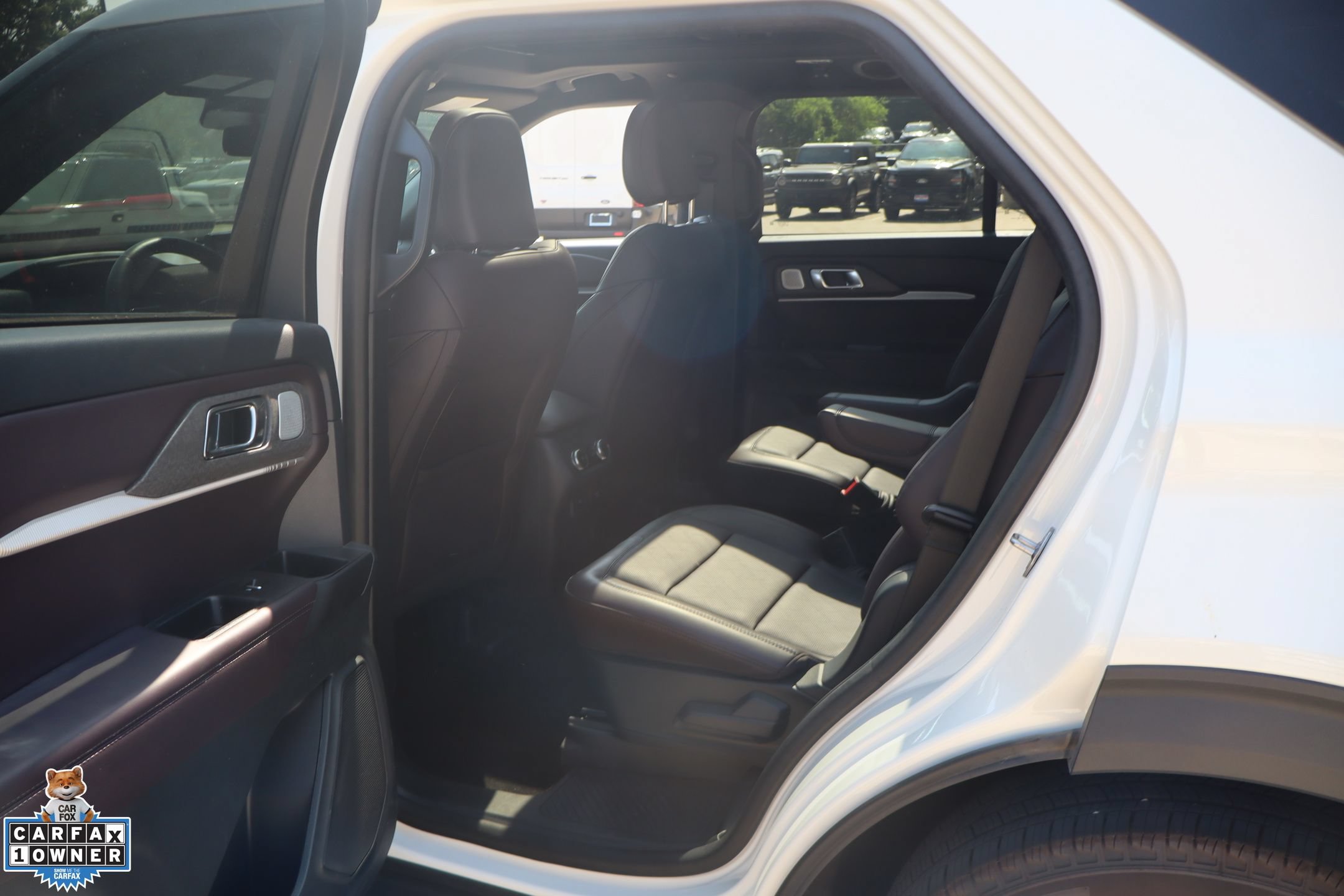 Certified 2025 Ford Explorer Platinum RWD image 26