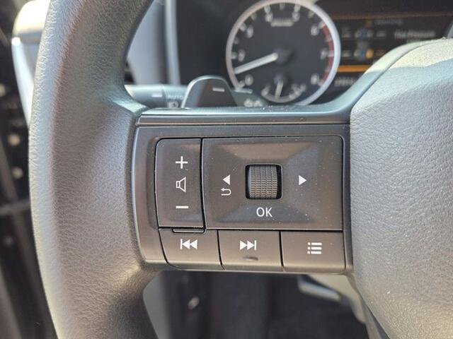 Used 2025 Nissan Rogue S FWD image 23